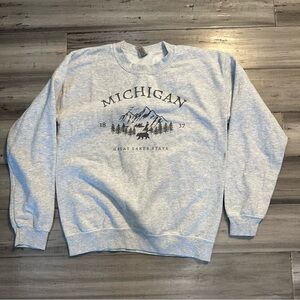 Gildan Michigan Great Lake state Gray crewneck sweatshirt pullover size small